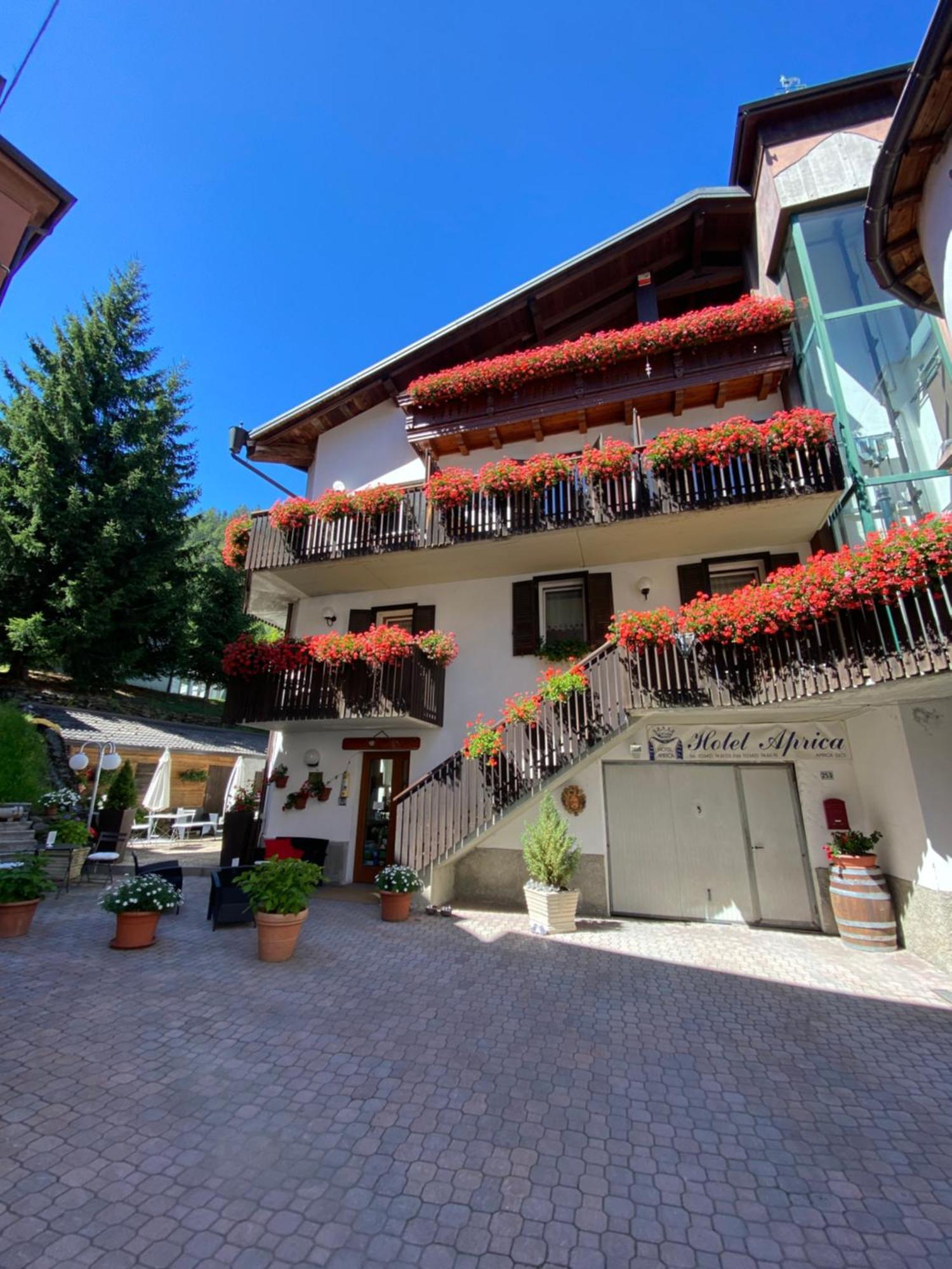 Albergo Aprica Garni Exterior photo